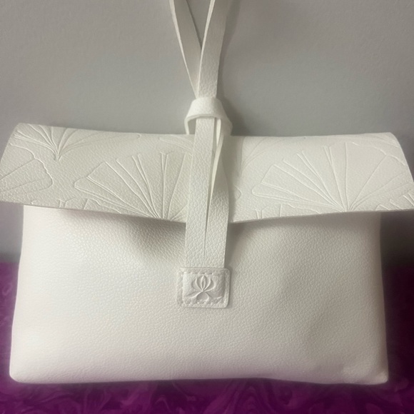 Sisley & LA MER ($300 value) - Picture 3 of 6